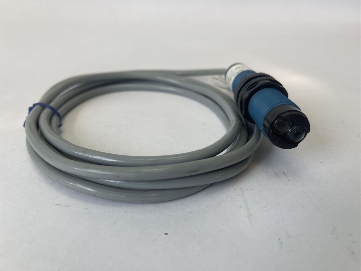 CUTLER HAMMER E58CAL18A2R2 PHOTOELECTRIC TUBULAR SENSOR SERIES A1 120VAC 200mA