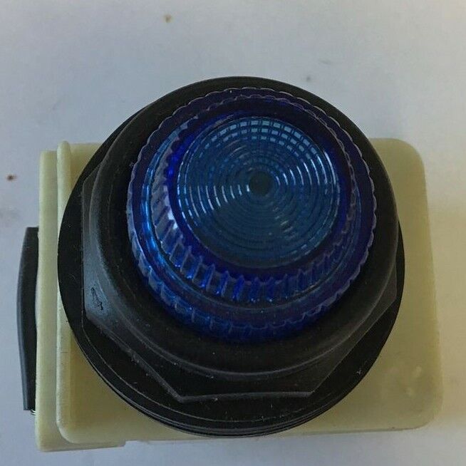 SQUARE D 9001 SKT1L31 PUSHBUTTON / PILOT LIGHT 120VAC