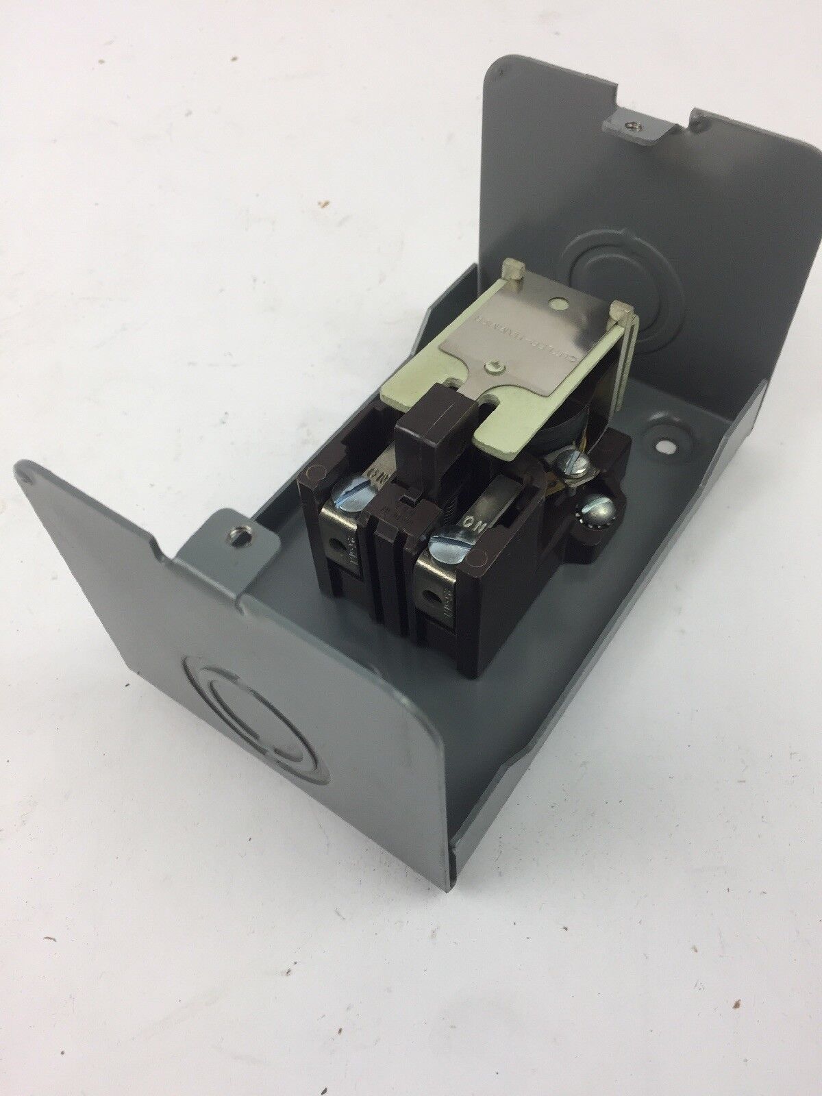 CUTLER HAMMER 9575H2450 TYPE AA RELAY COIL 110/120 V 50/60 CY 16 AMP 600 V MAX