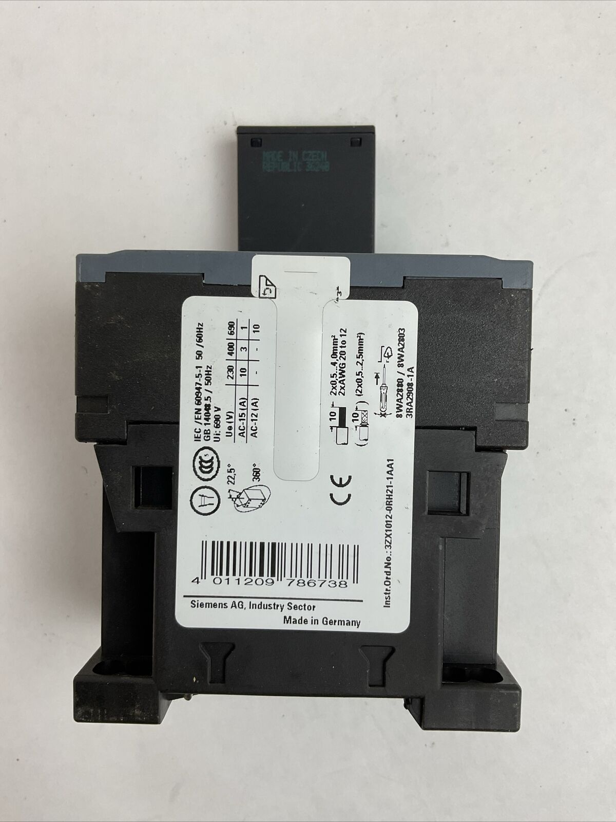 SIEMENS 3RH2122-2BB40 CONTACTOR 240VAC 10A COIL 24VDC 2000-68500-4410000