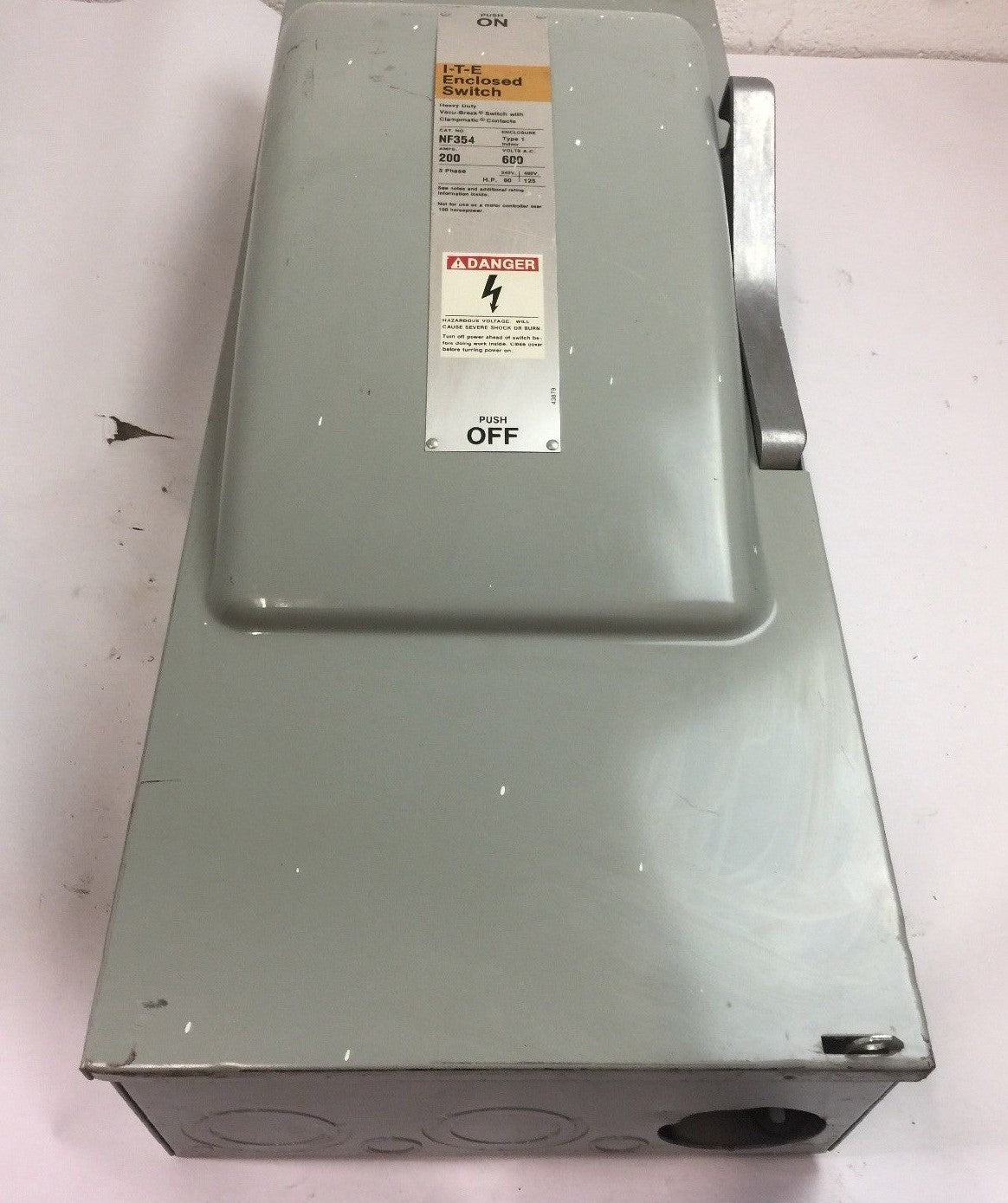 ITE NF354 VACU-BREAK SWITCH WITH CLAMPMATIC CONTACTS 200 AMP 600 VAC