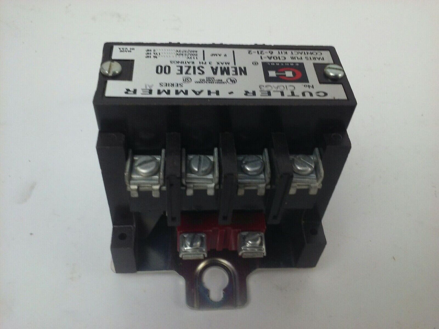 CUTLER HAMMER C10AG3 SER.A1 CONTACTOR 3PH 575V 9A 2HP SIZE 00 120V COIL