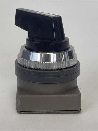 IDEC ASN 2L00 B SELECTOR SWITCH (LOT OF 25)
