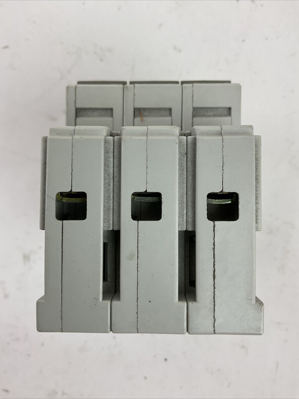 ALLEN BRADLEY 1492-CB3G030 MANUAL MOTOR CONTROLLER 3A 1-1/2HP 3P 480Y/277VAC SER