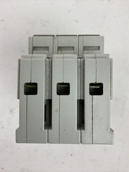 ALLEN BRADLEY 1492-CB3G030 MANUAL MOTOR CONTROLLER 3A 1-1/2HP 3P 480Y/277VAC SER