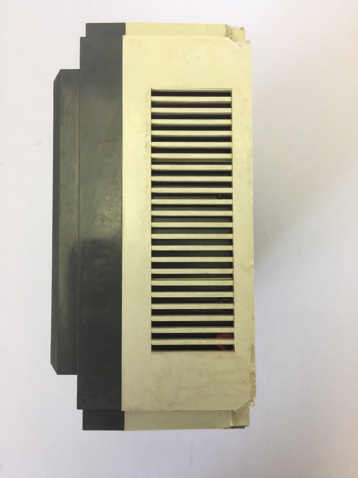 ALLEN BRADLEY 8500-E153 DIGITAL I/O MODULE SER A INPUT 10-30VDC OUTPUT 10-250VAC