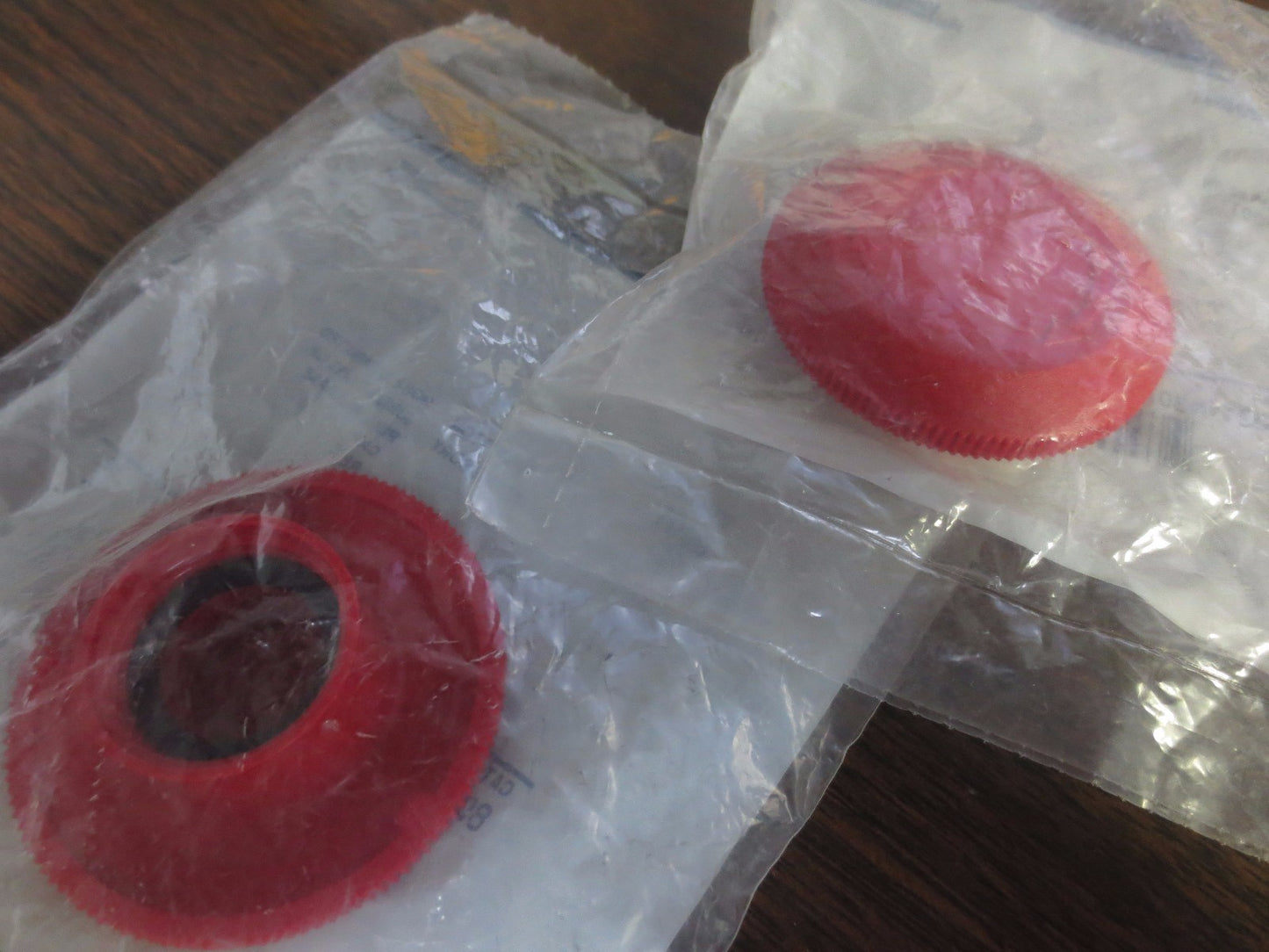 ALLEN-BRADLEY 800T-N307A NON-ILLUMINATED JUMBO TWIST or PULL RELEASE CAP - RED