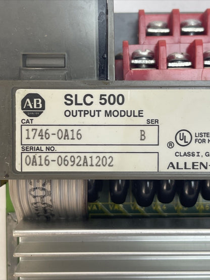 ALLEN BRADLEY 1746-OA16 OUTPUT MODULE SER B OUTPUT VOLTAGE 85-265VAC