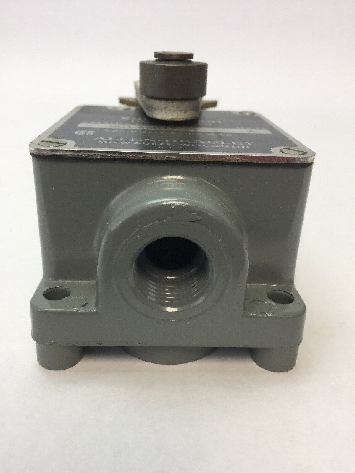 ALLEN BRADLEY 801-ASG17 LIMIT SWITCH ROLLER LEVER 600V AC/DC 2 NC CONTACTS