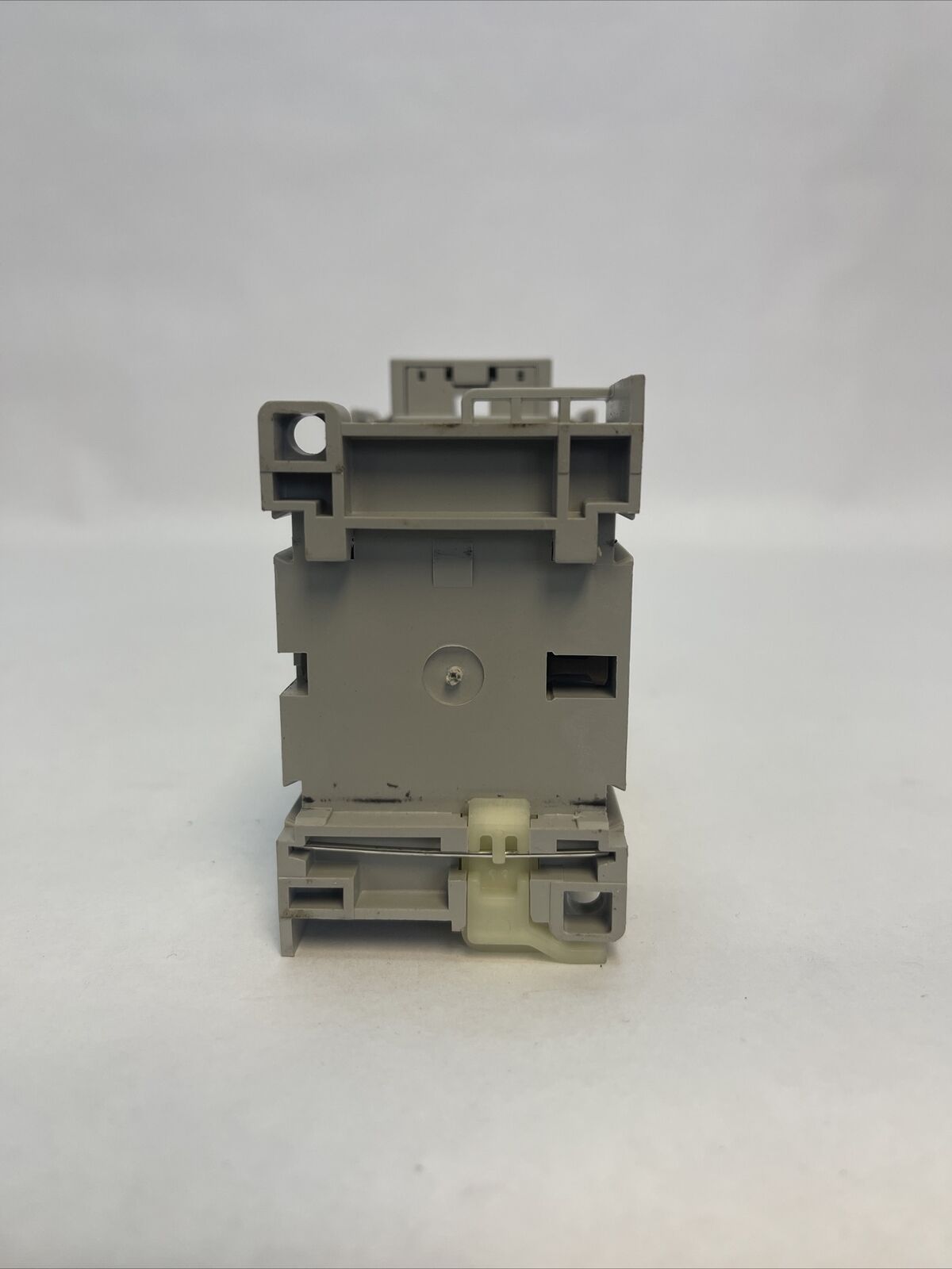 ALLEN BRADLEY 100S-C09DJ14C (100-C09D*10 600VAC 25A 7.5HP COIL 24VDC 100S-F)