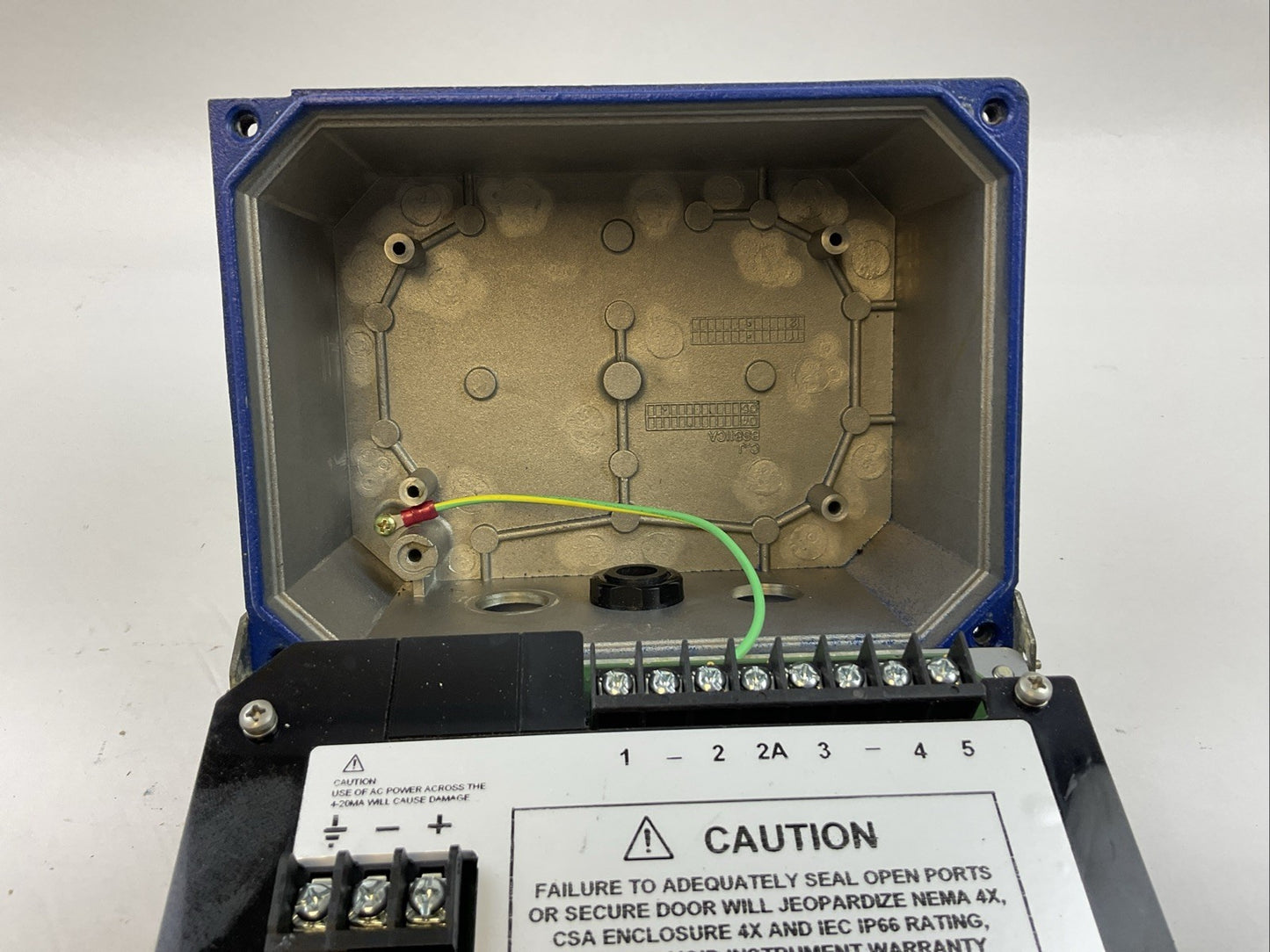 FOXBORO 876CR-TYFN-M INTELLIGENT ELECTROCHEMICAL TRANSMITTER 12.8-42VDC 1WATT