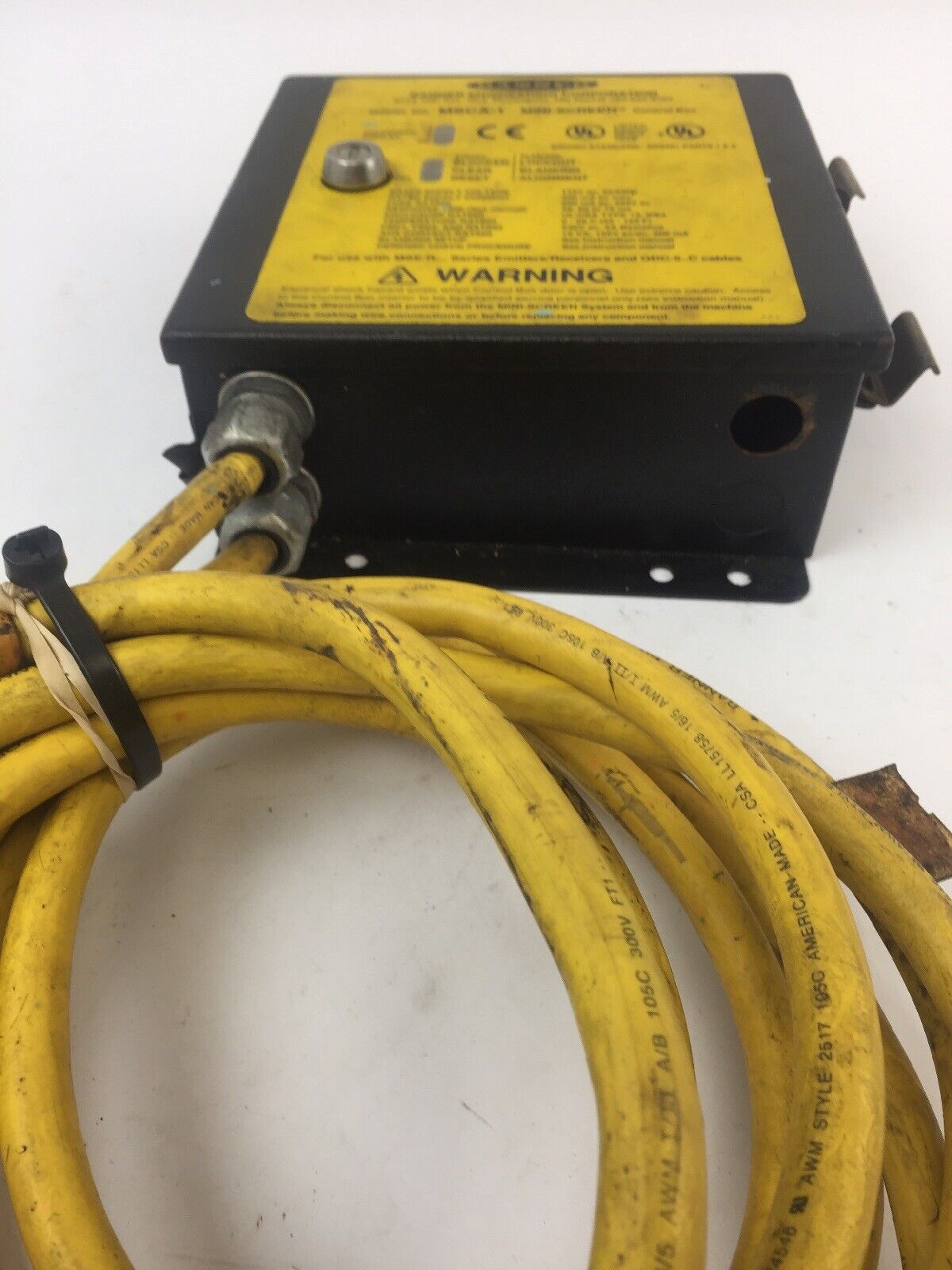 BANNER MSCA-1 MINI-SCREEN CONTROL BOX WITH CABLES MISSING KEY