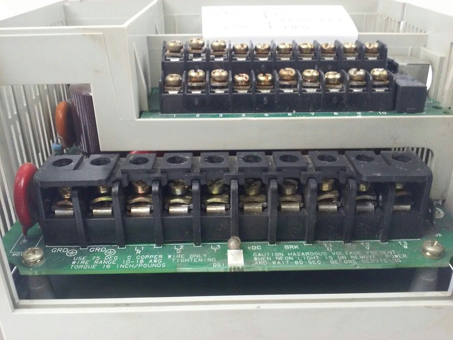 ALLEN BRADLEY 1305-BA03A SER. C, AC DRIVE, INPUT: 380/460V, 2.2A, 50/60HZ, PARTS