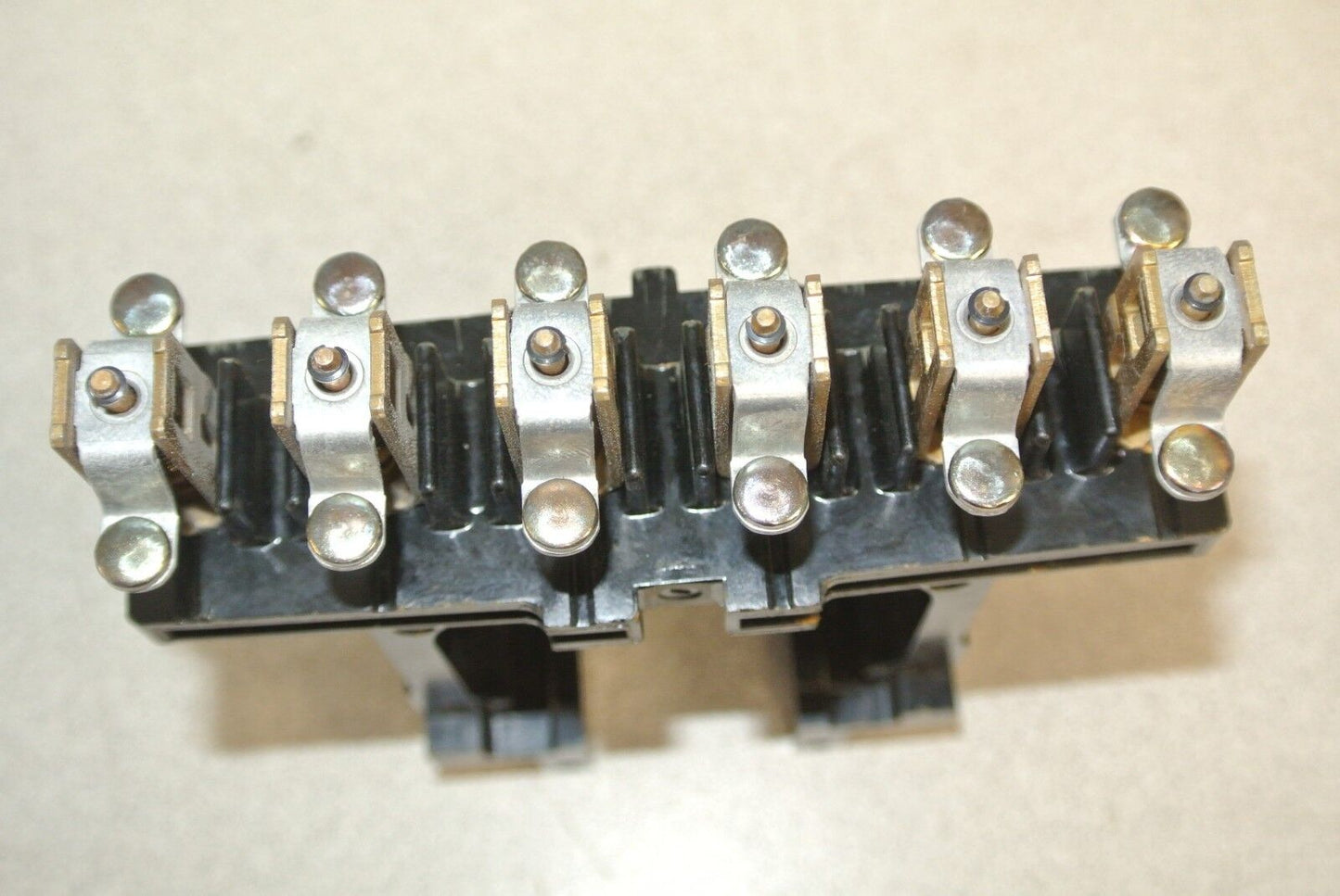 ALLEN-BRADLEY Z-31951 / SET of CONTACTS w/ SUPPORT / 6 POLE / NEW SURPLUS