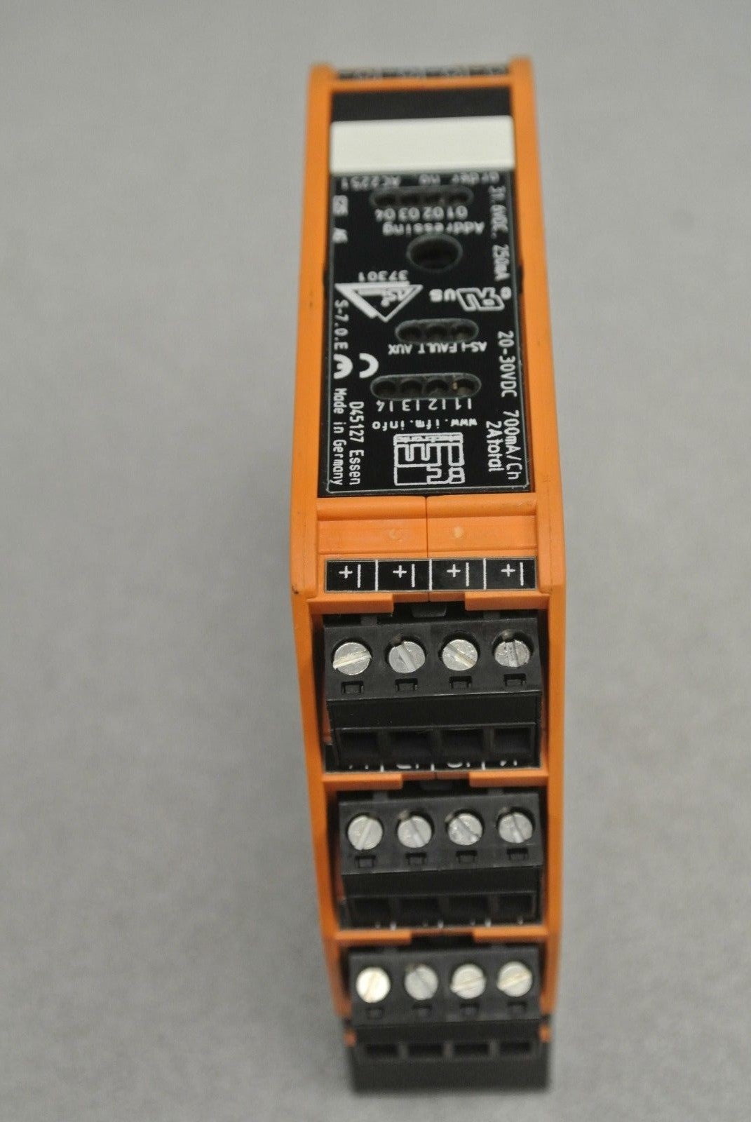 IFM AC2251 INTERFACE MODULE / 31.6VDC, 250mA / 20-30VDC, 700mA/CH / 2A TOTAL