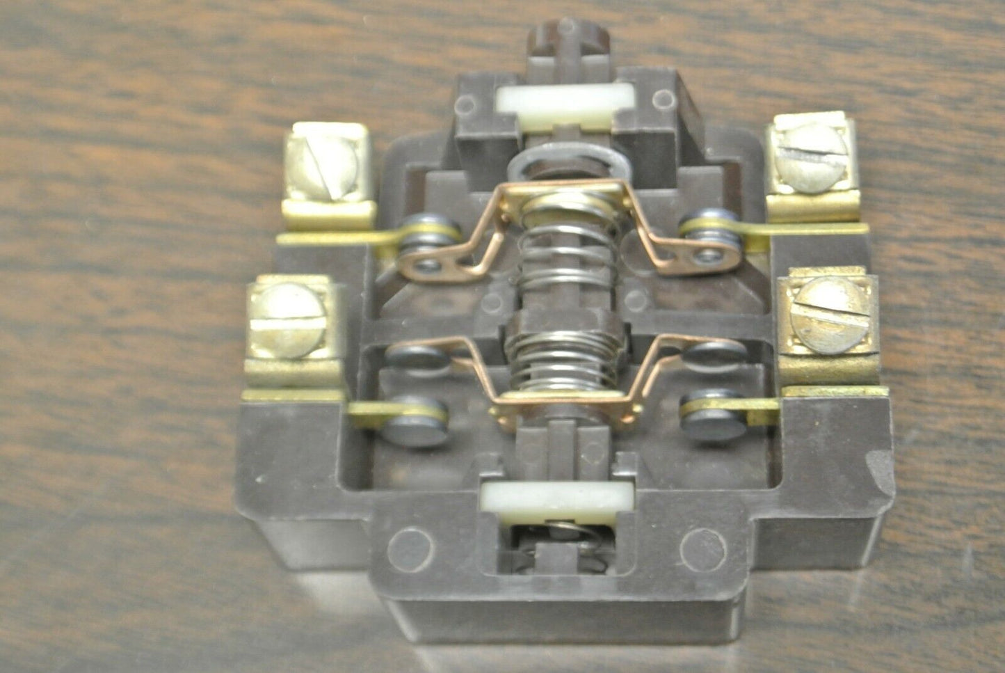 SYLVANIA / JOSLYN CLARK KKD-110 AUXILIARY CONTACT / 1 N.O. / 1 N.C.  NEW SURPLUS