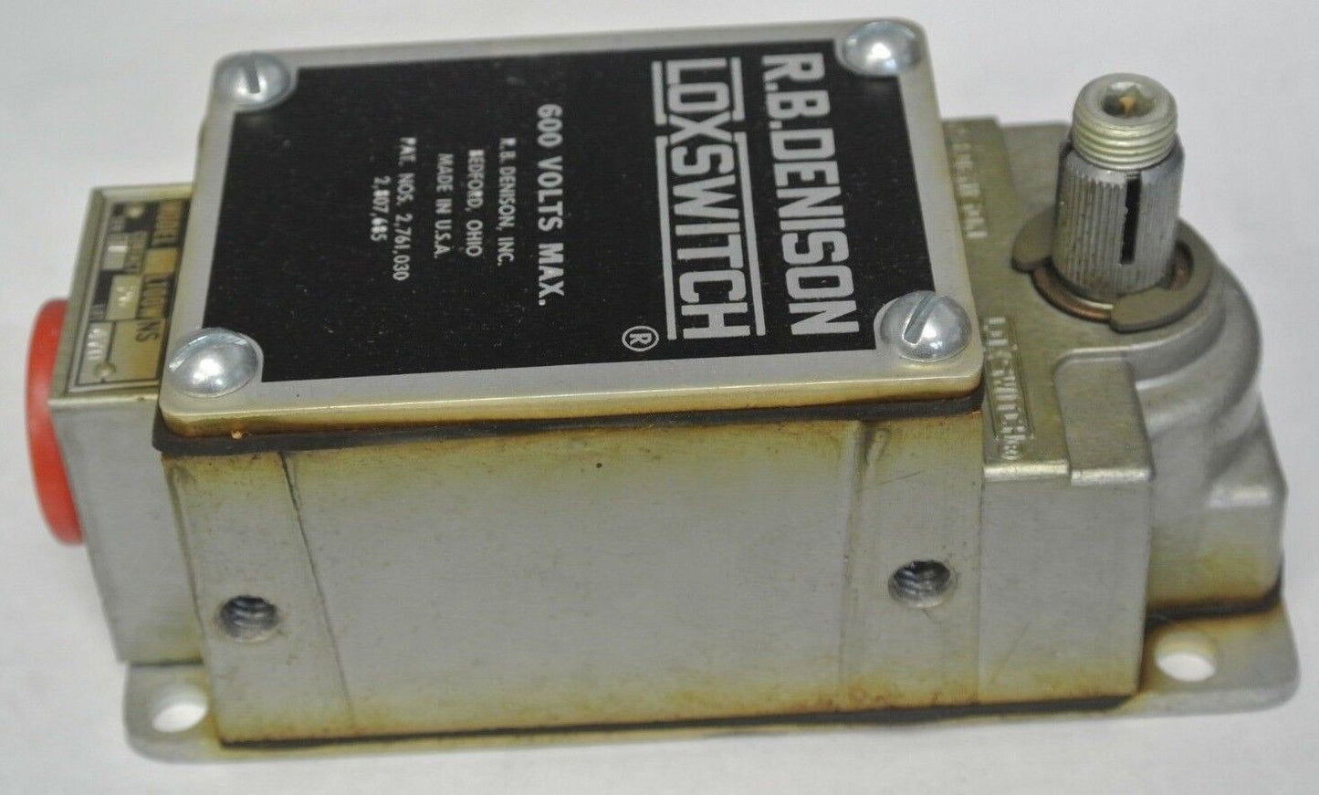 R.B. DENISON L100WNS-2M LIMIT SWITCH 600V MAX GOULD / TELEMECANIQUE NEW SURPLUS