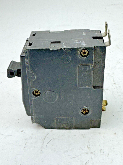 SQUARE D - QOB215 - BOLT-ON CIRCUIT BREAKER - 2 POLE/240VAC/15A/10kA