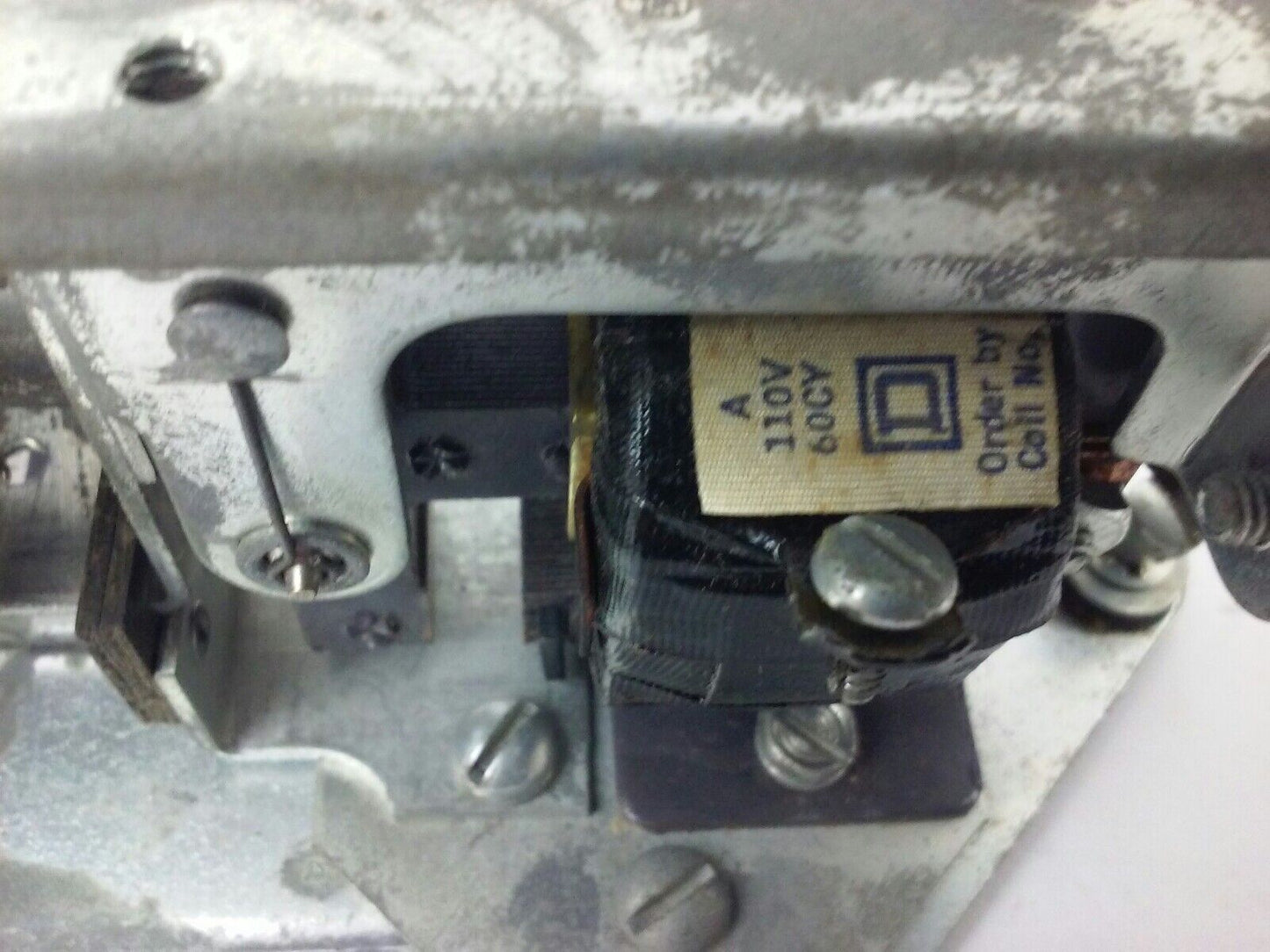 SQ. D CLASS 9050 TYPE RO-9E, AC PNEUMATIC TIMING RELAY, 110V, 60HZ, 15A, NEW