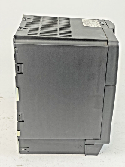 SIEMENS - 6SE6440-2UD27-5CA1 - MICROMASTER 440 DRIVE - 10HP/19A/480VAC/3PH/63Hz