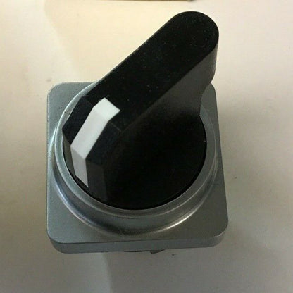 SQUARE D 9001 D2G3S, D3G2S, D2G2S SELECTOR SWITCH***LOTOF3***