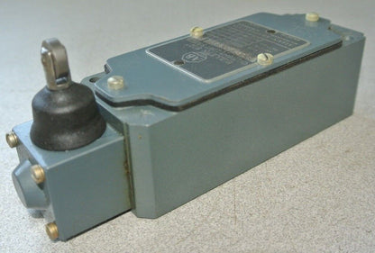 ALLEN-BRADLEY 802T-K1T OILTIGHT LIMIT SWITCH, SIDE PUSH ROLLER - NEW SURPLUS