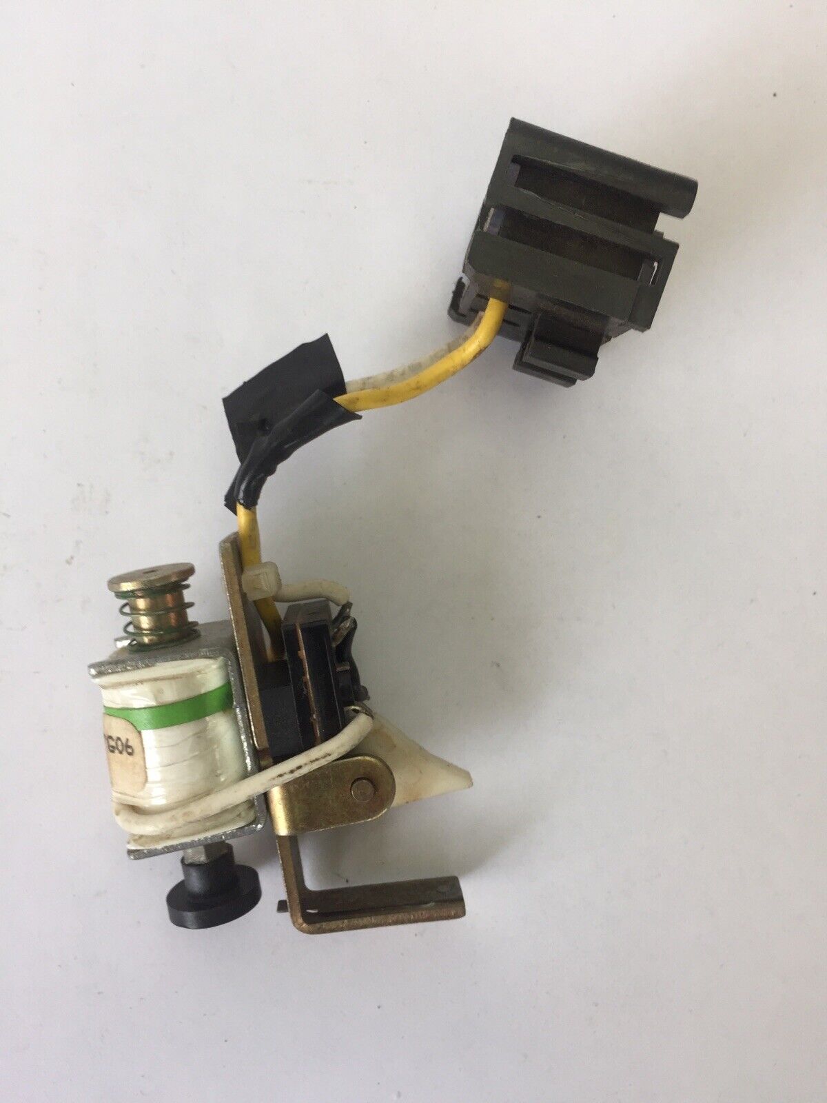 CUTLER HAMMER WESTINGHOUSE 6641C87G06 SHUNT TRIP SNT2T11K