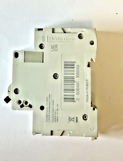 SCHNEIDER ELECTRIC C60SP CIRCUIT BREAKER  MULTI 9 5A 277VAC ***LOTOF7***