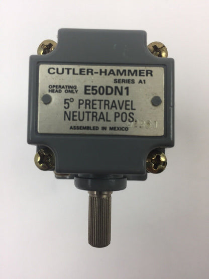 CUTLER HAMMER E50NNI LIMIT SWITCH SIDE ROTARY SPRING RETURN 2 NO - 2 NC SER A2