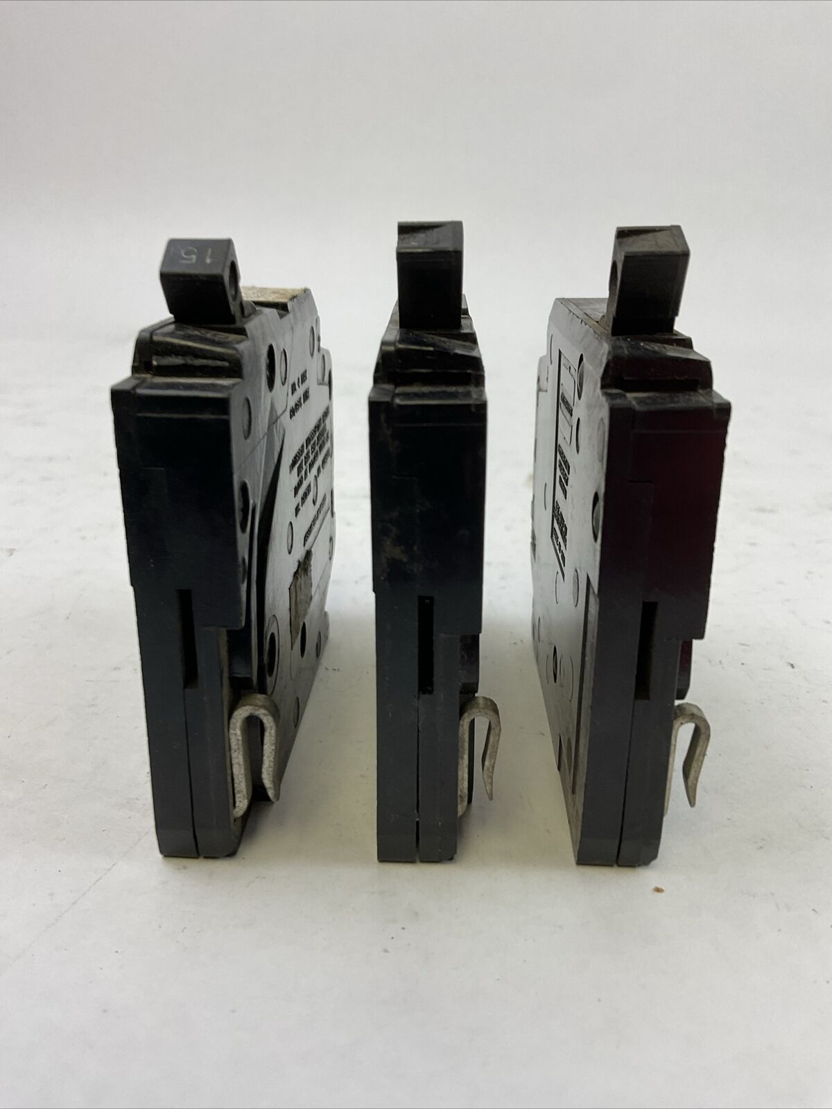 CROUSE-HINDS MM115 CIRCUIT BREAKER 15AMP 1POLE 120/240VAC LEFT CLIP (LOT OF 3)