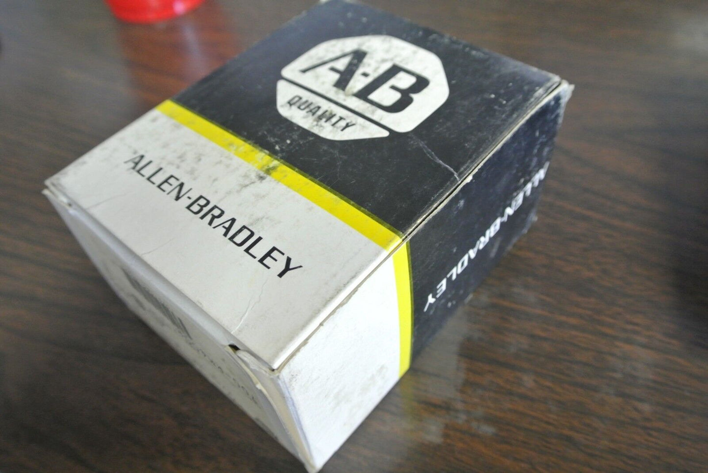 ALLEN-BRADLEY 700-RM400A1 INDUSTRIAL CONTROL RELAY / MAGNETIC LATCHING RELAY NEW
