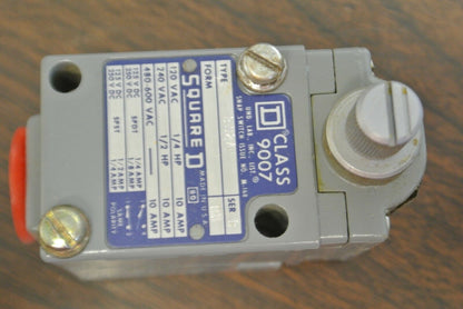 SQUARE D 9007 B52A, Ser. B HEAVY DUTY LIMIT SWITCH / NEW SURPLUS