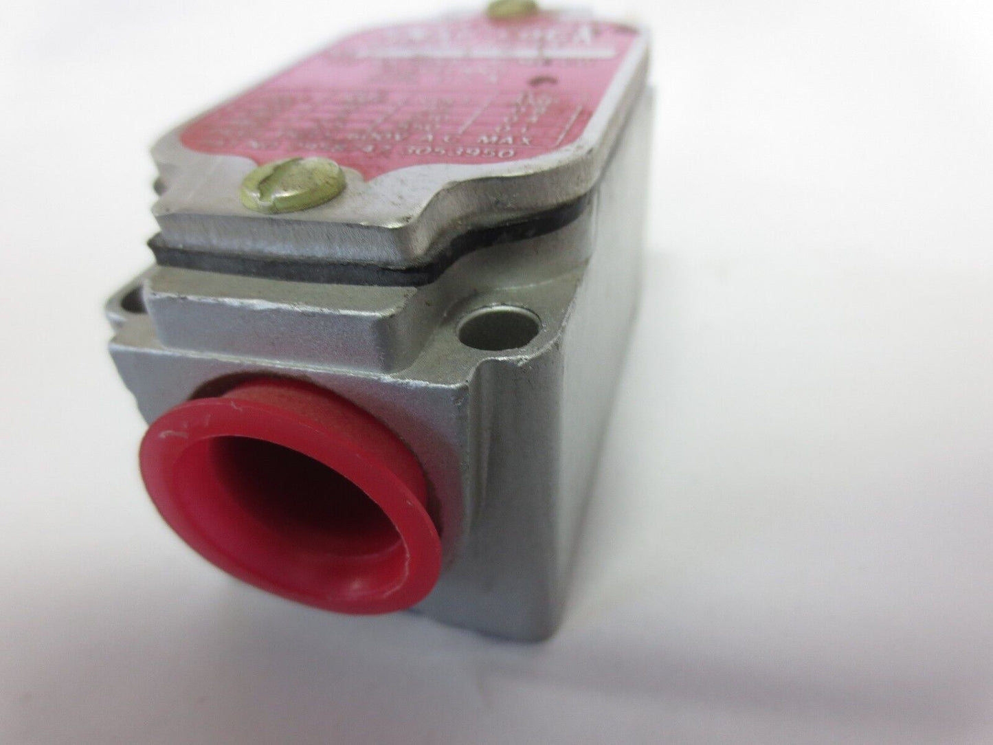 NAMCO M2-151 SNAP-LOCK LIMIT SWITCH - NEW SURPLUS / OLD STOCK