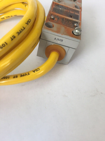 ALLEN BRADLEY 880L-RA1-08 PHOTOELECTRIC SWITCH TYPE RA AC RETRO-REFLECTIVE