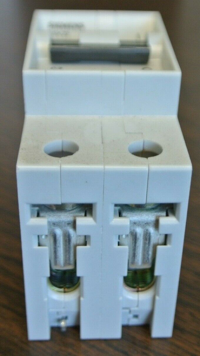 SIEMENS 5SX2 202-7 MINIATURE CIRCUIT BREAKER / 2-POLE / 2A / 400V / NEW SURPLUS