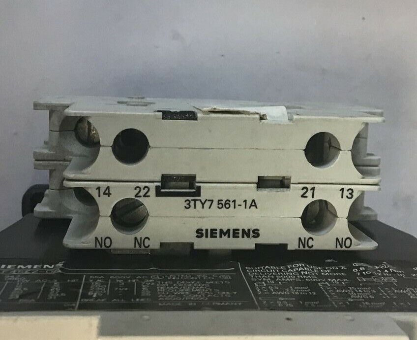 SIEMENS 3TF4522-0A CONTACTOR W/ AUX 3TY7 561-1A 55A 600VAC