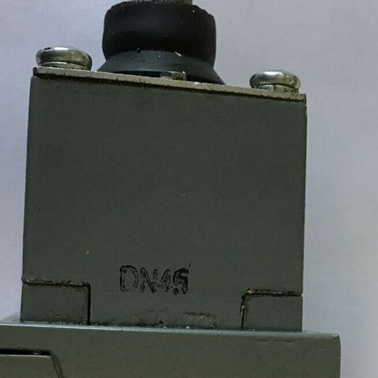 ALLEN BRADLEY 802T-WSP OILTIGHT LIMIT SWITCH  SER.J