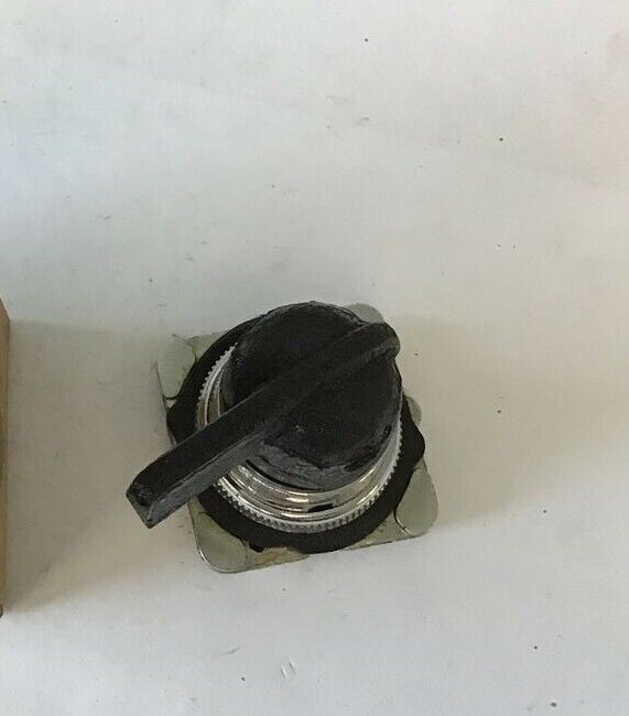 REES R233-136 SELECTOR SWITCH