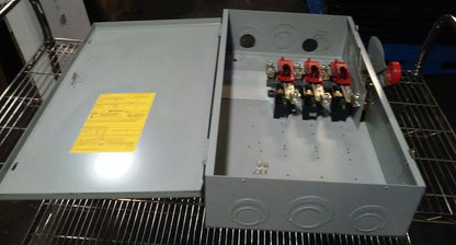 POWERMASTER EATON H364NFK, SAFETY SWITCH, 200A, 600V/250DC, 3P, 150 H.P., USED