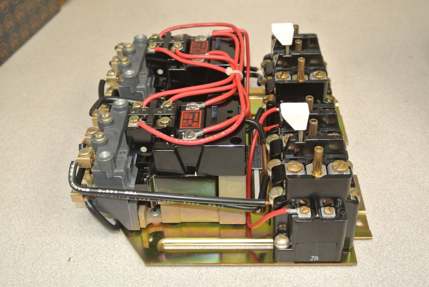 ALLEN-BRADLEY 715X-A0D11 / 715X-AOD11 TWO-SPEED STARTER 110/120V - NEW SURPLUS