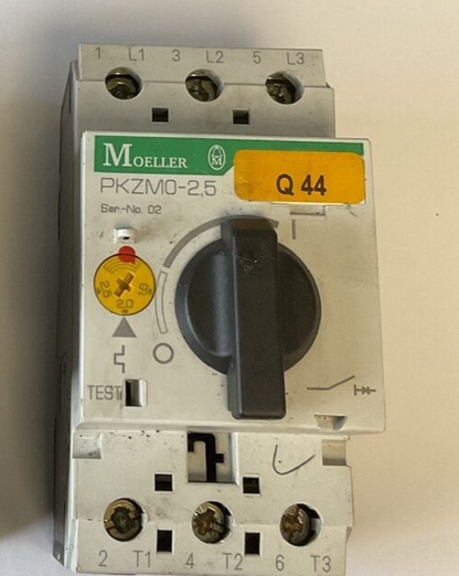 MOELLER PKZM0-2.5 CIRCUIT BREAKER MOTOR SER.3(1)  SER.2(1) 600VAC ***LOTOF2***