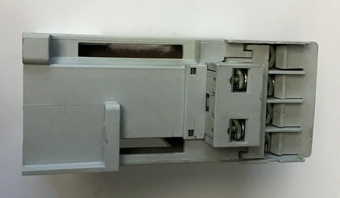 ALLEN BRADLEY 100-C12D*400 CONTACTOR SER,A 690V 32A 600VAC COIL 24VDC