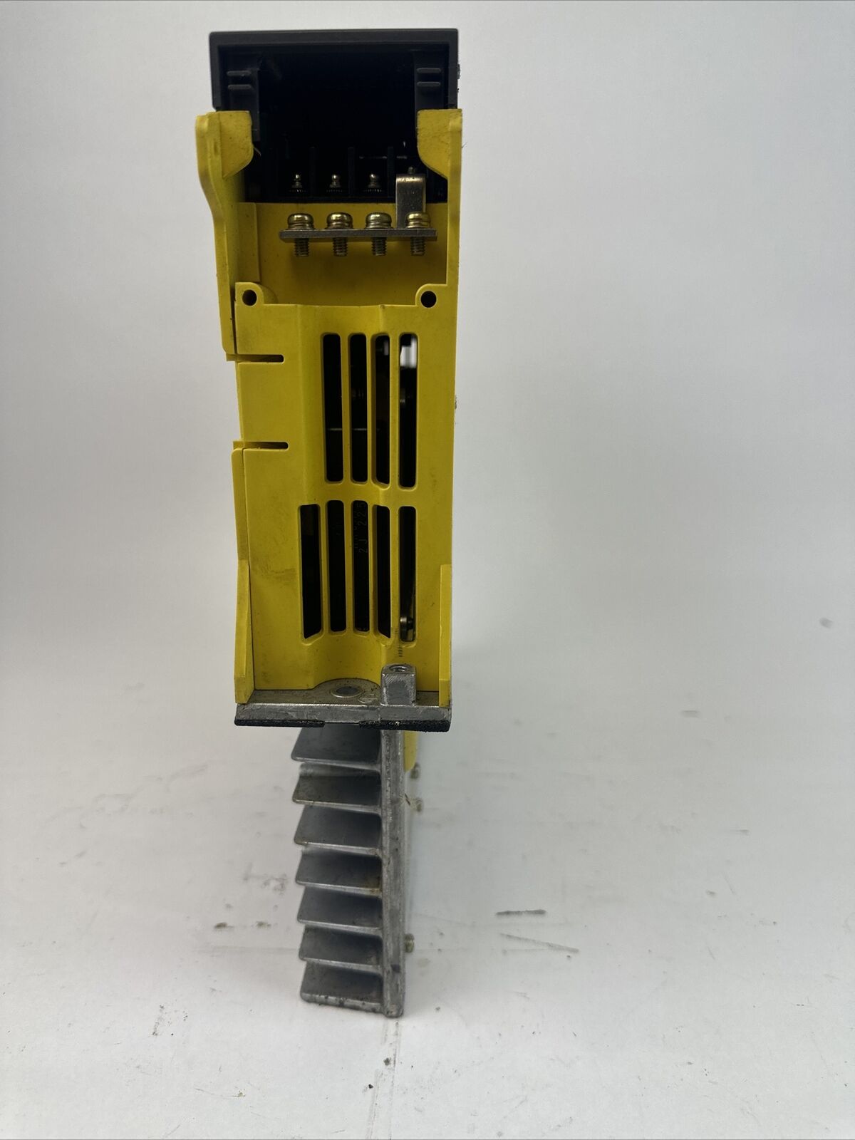 FANUC A06B-6096-H105 D SERVO AMPLIFIER OUTPUT 230VAC INPUT 283-325VDC
