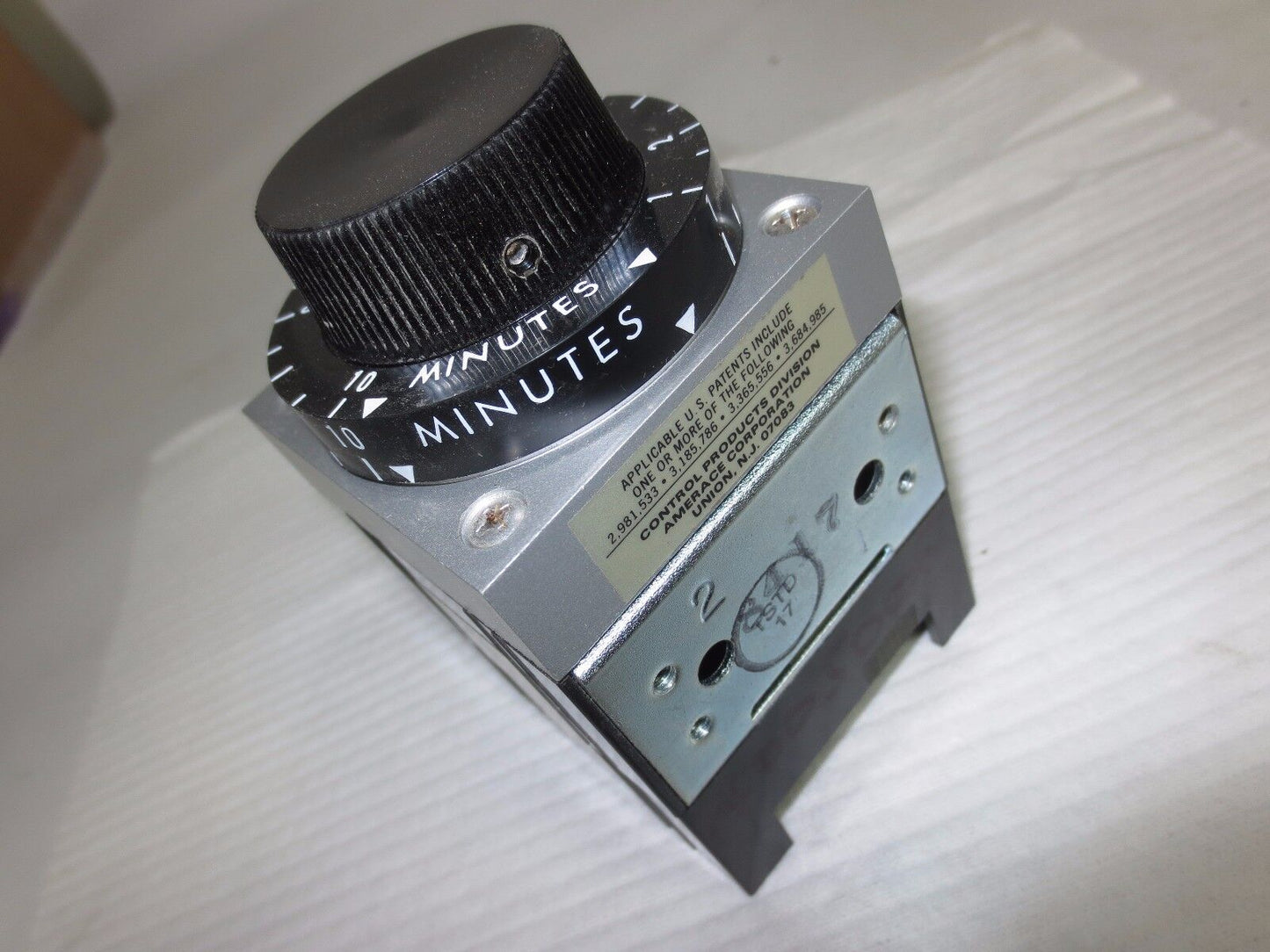 AGASTAT 7022AF TIME DELAY RELAY - 1-10 MINUTES - 120V, 60Hz