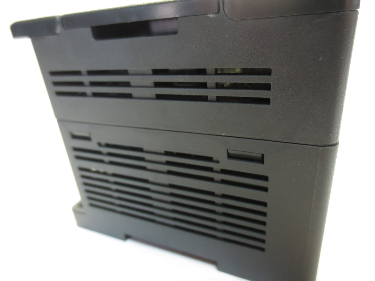 GE FANUC IC200UDR005-BG VERSAMAX MICRO CONTROLLER 24VDC