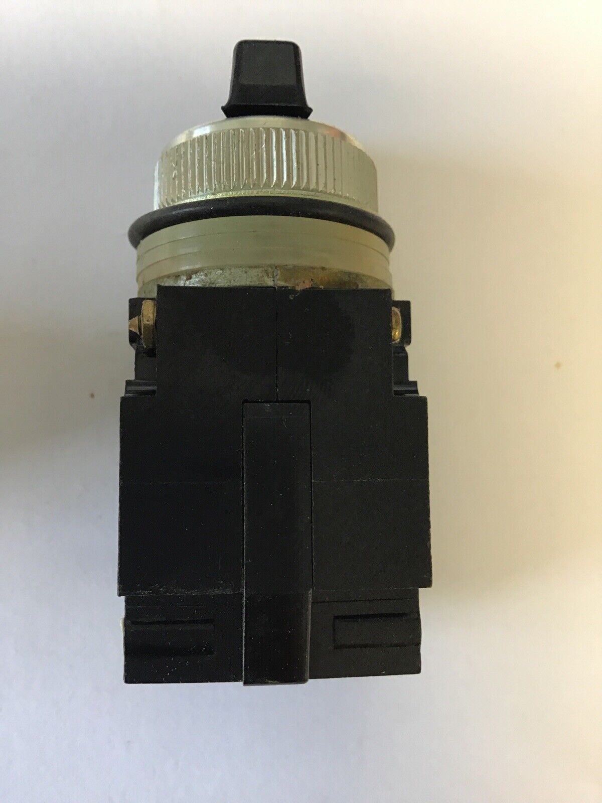 GENERAL ELECTRIC CR104B222 SELECTOR SWITCH 3POS 150V BLACK