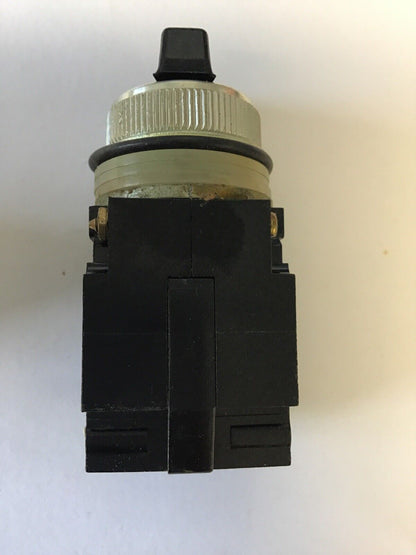 GENERAL ELECTRIC CR104B222 SELECTOR SWITCH 3POS 150V BLACK