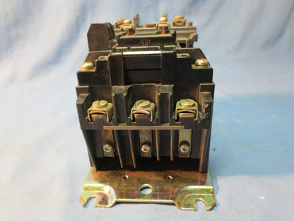 ALLEN-BRADLEY 500F-BOD93 RELAY Ser B, SIZE 1, 120V COIL w/ CB236 - w/ 595-A