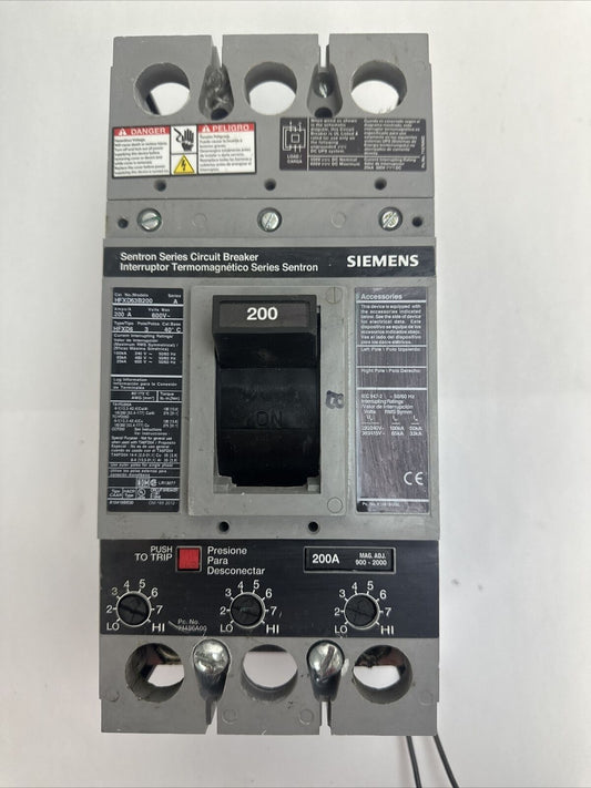 SIEMENS HFXD63B200 CIRCUIT BREAKER 3POLE 200AMP 600VAC DER A S01FD60 SHUNT TRIP