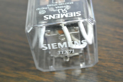 SIEMENS 3TX7120-1FC03 - RELAY - 3PDT, 10A, PLUG-IN, 24VDC - NEW SURPLUS